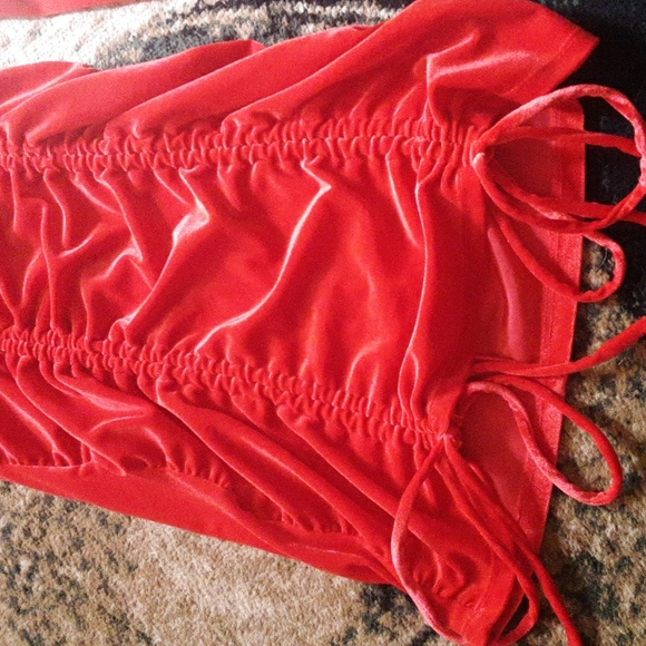 Gorgeous red dress - Picture 6 of 10